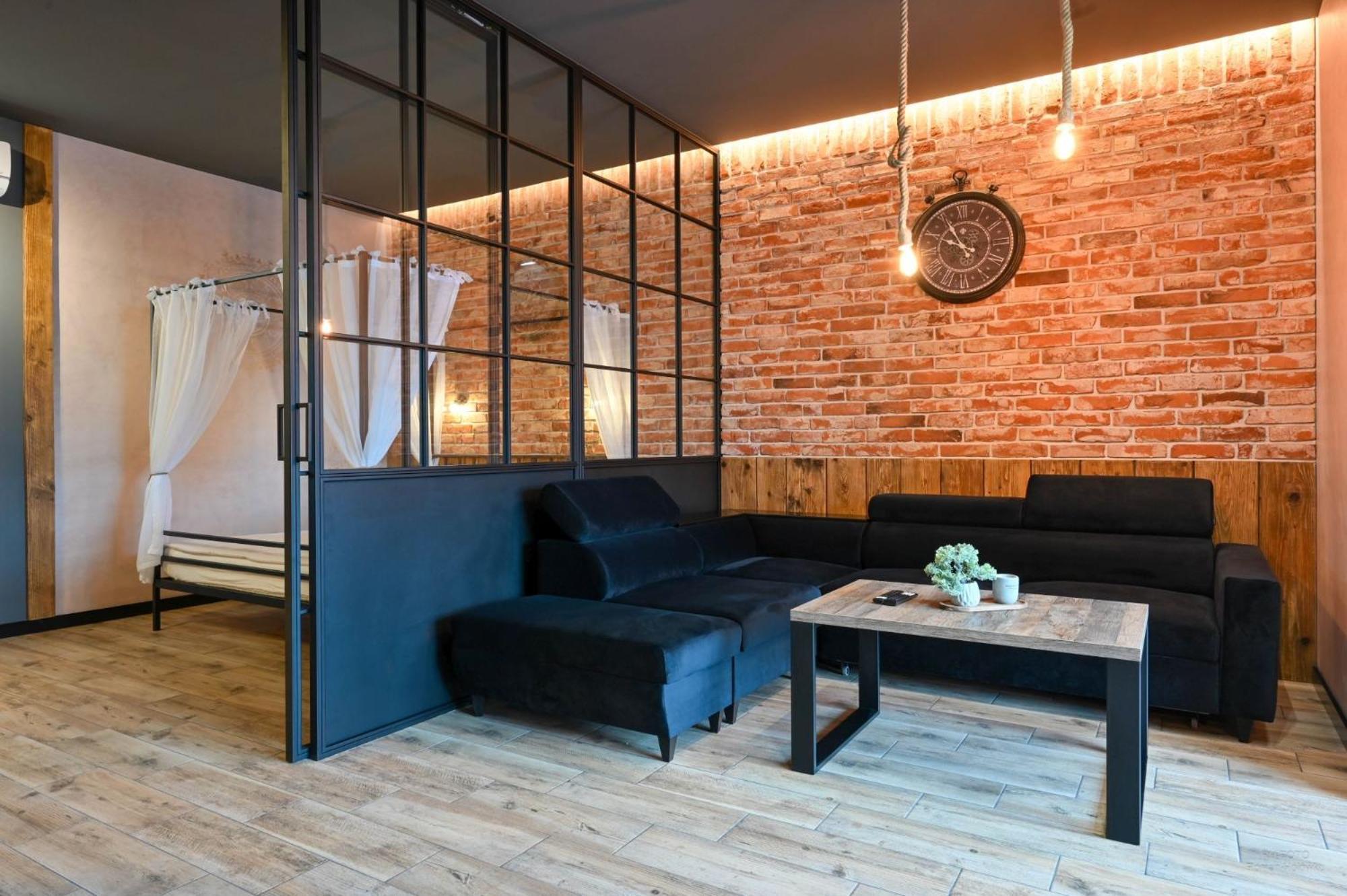 Aparthotel Mamma Mia - Oswiecim Bagian luar foto