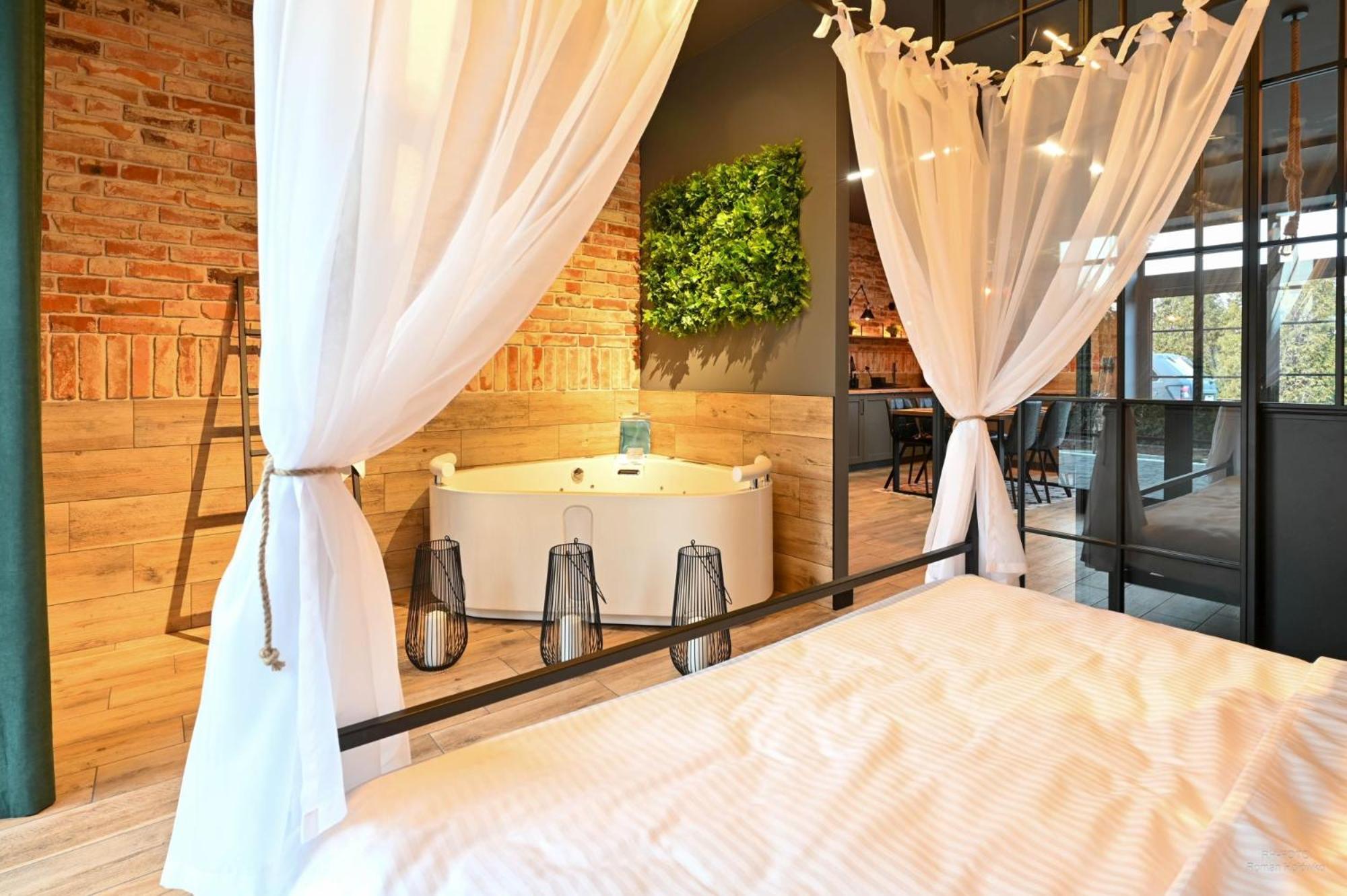 Aparthotel Mamma Mia - Oswiecim Bagian luar foto